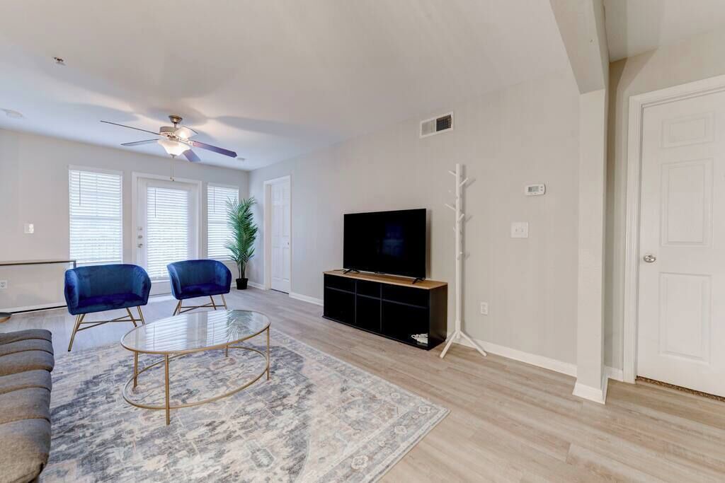 Photo of Livingroom in Pleasant Valley