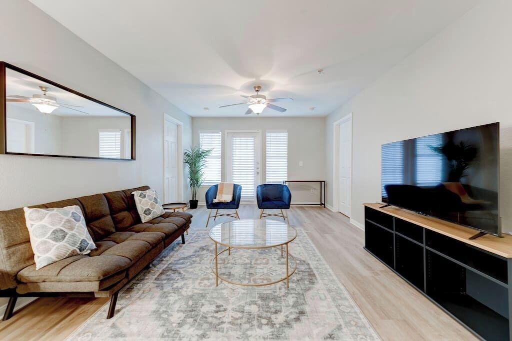 Photo of Livingroom in Pleasant Valley
