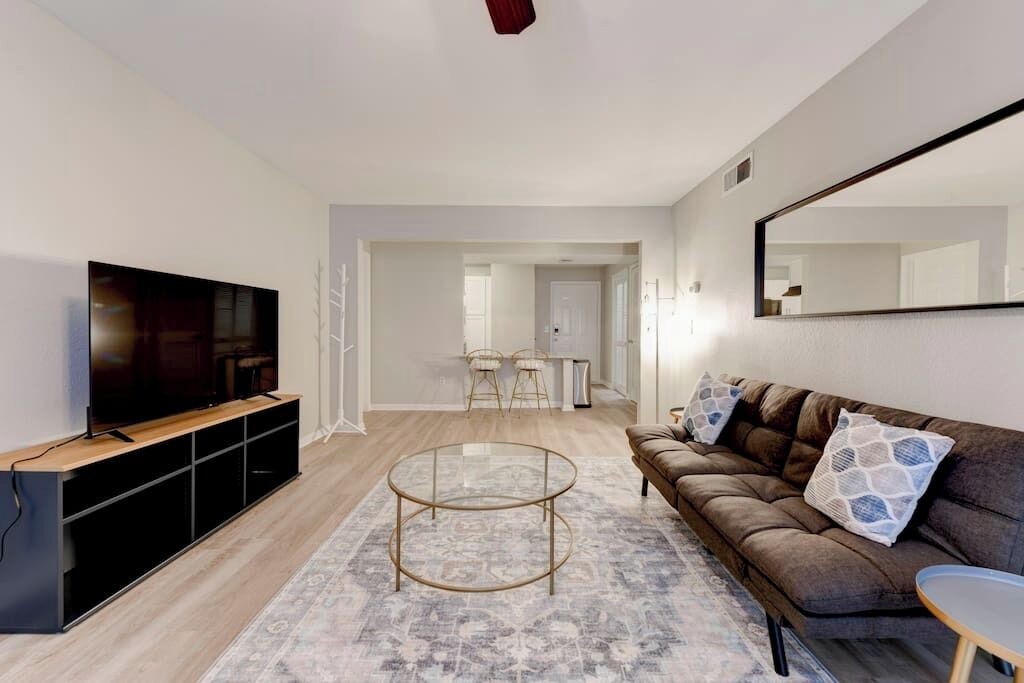 Photo of Livingroom in Pleasant Valley