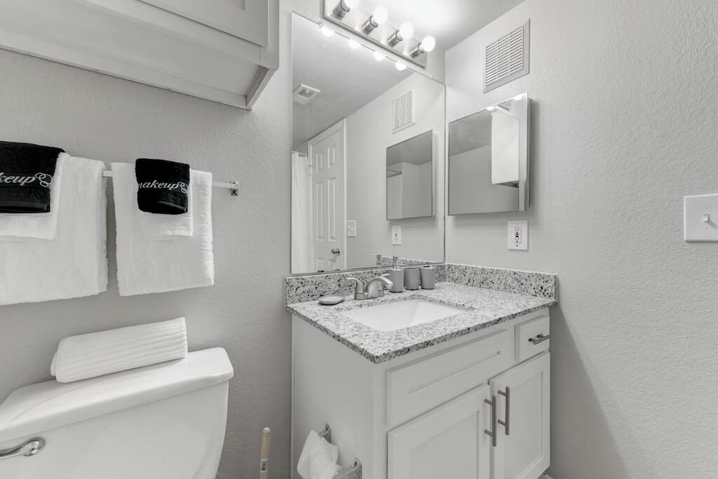 Photo of Bathroom in Pleasant Valley