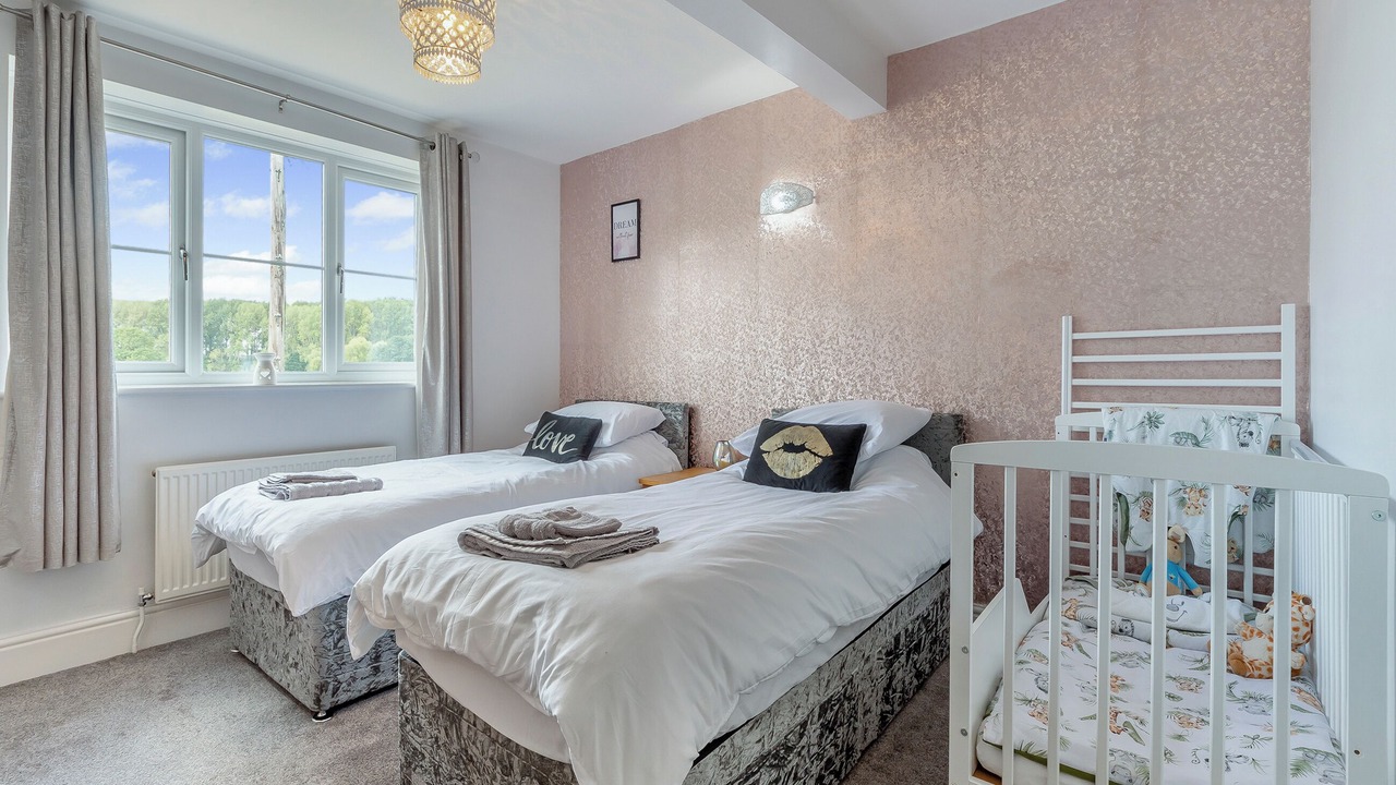 Photo of Others in Elvaston