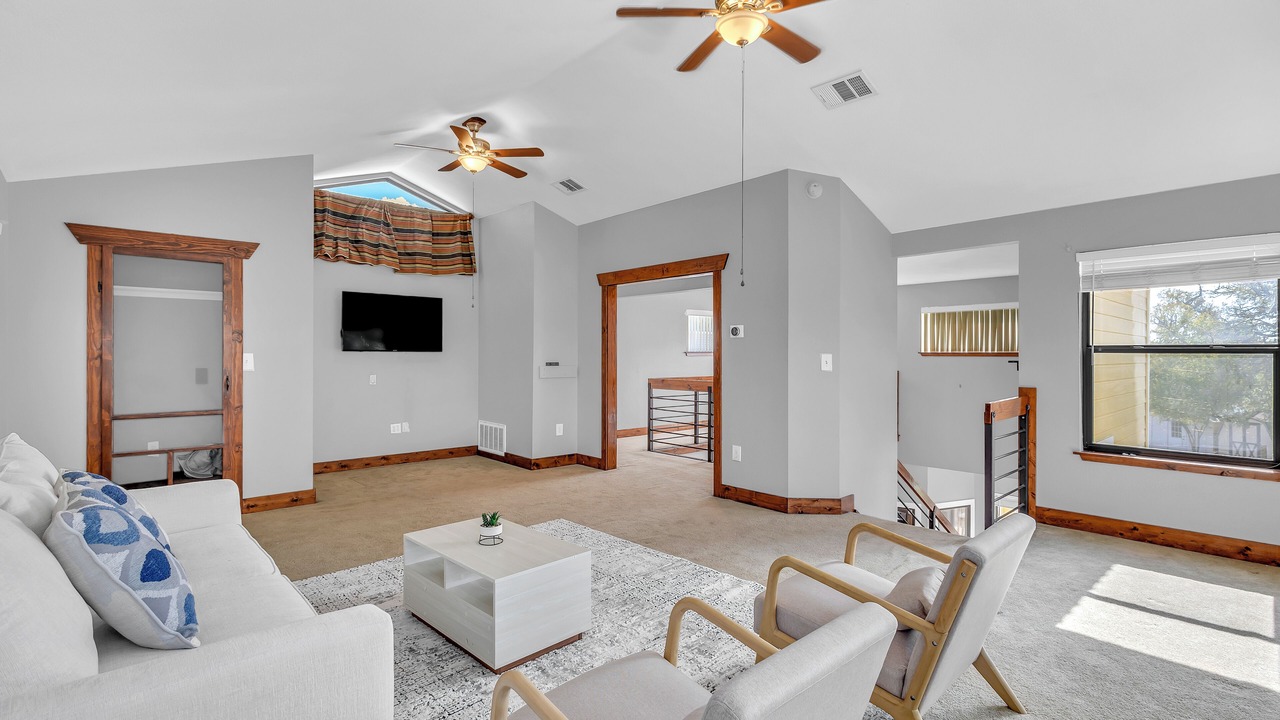Photo of Livingroom in Bastrop