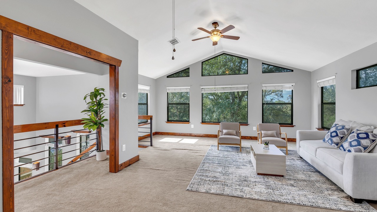 Photo of Livingroom in Bastrop