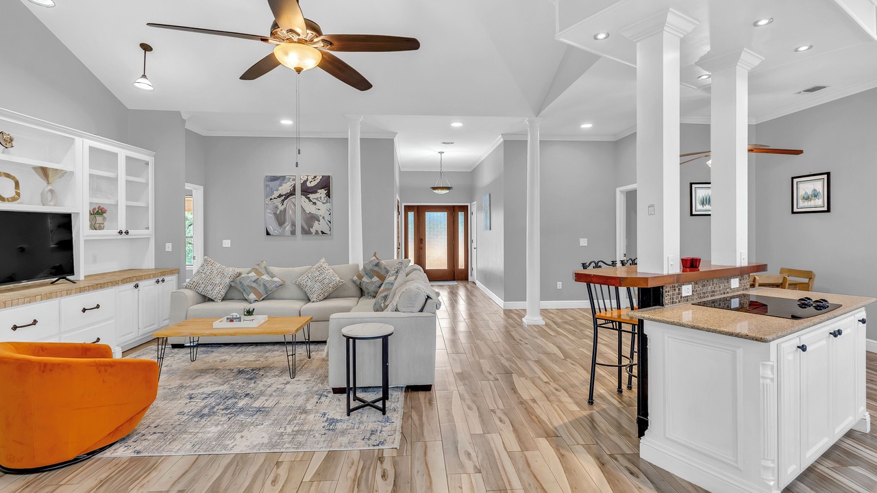Photo of Livingroom in Bastrop