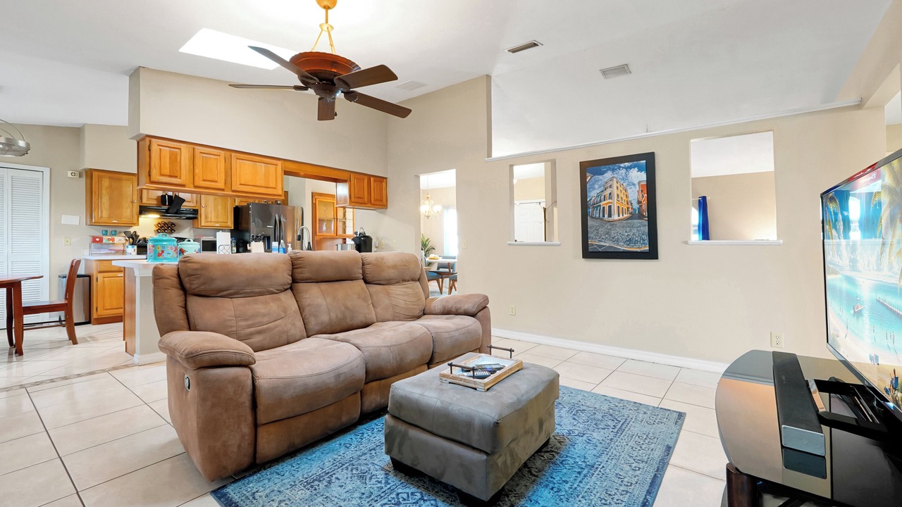Photo of Livingroom in Deltona Lakes