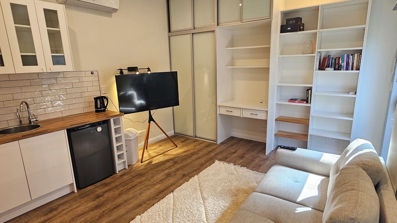 Photo of Livingroom in Point Clare