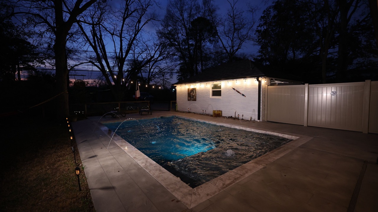 Photo of Outdoor in Spring Branch West