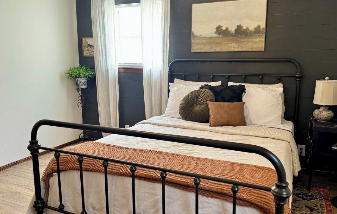 Photo of Bedroom in Clinton