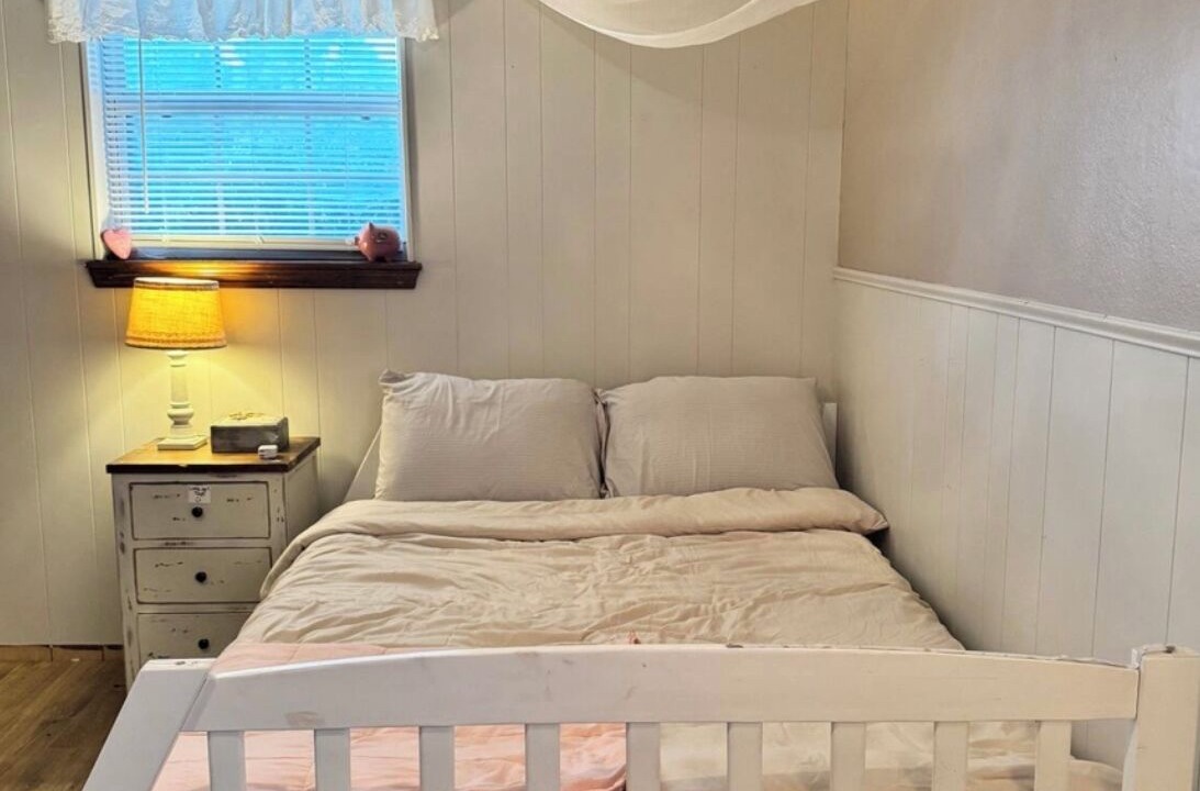 Photo of Bedroom in Clinton