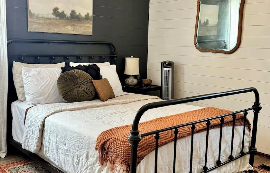 Photo of Bedroom in Clinton