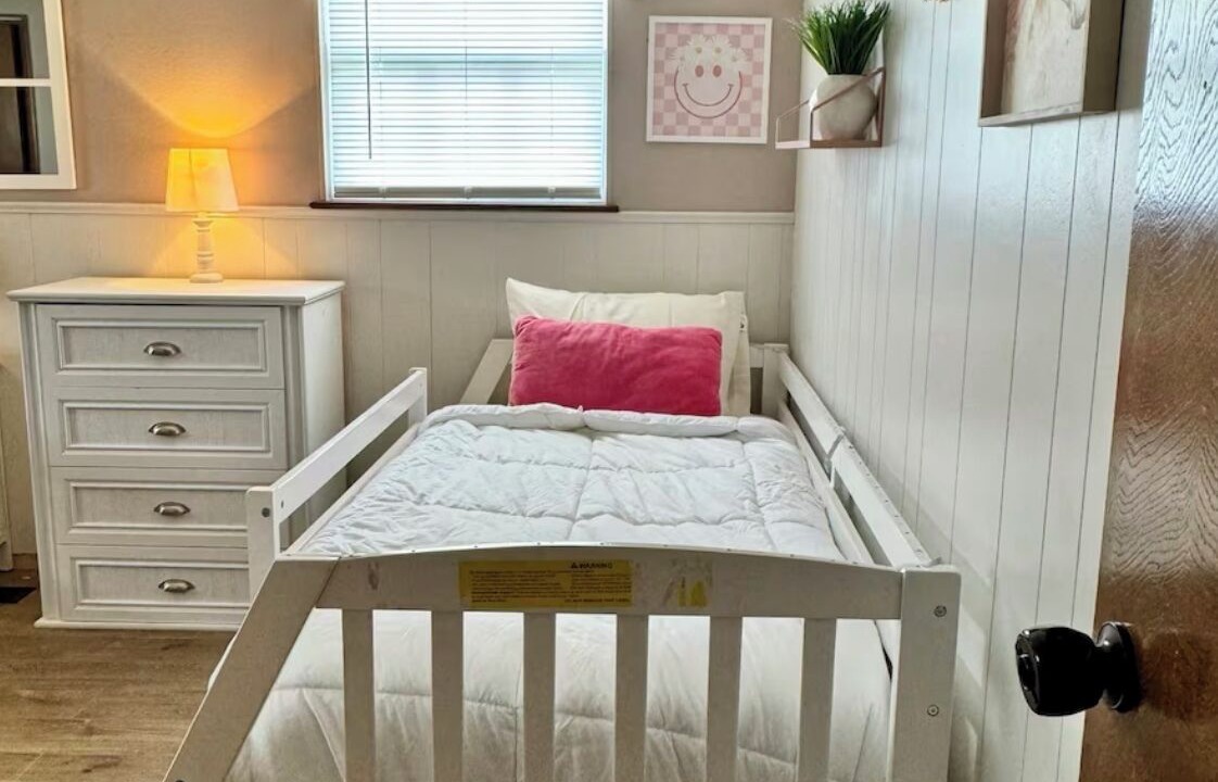 Photo of Bedroom in Clinton