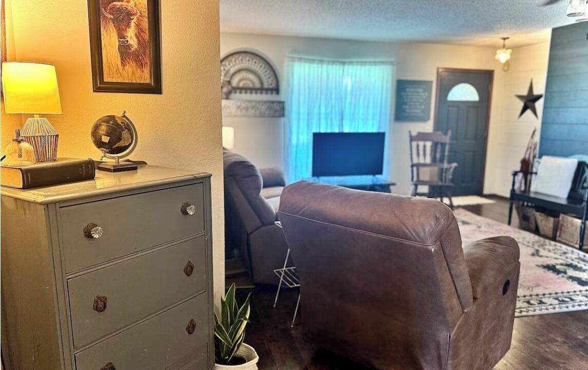 Photo of Livingroom in Clinton