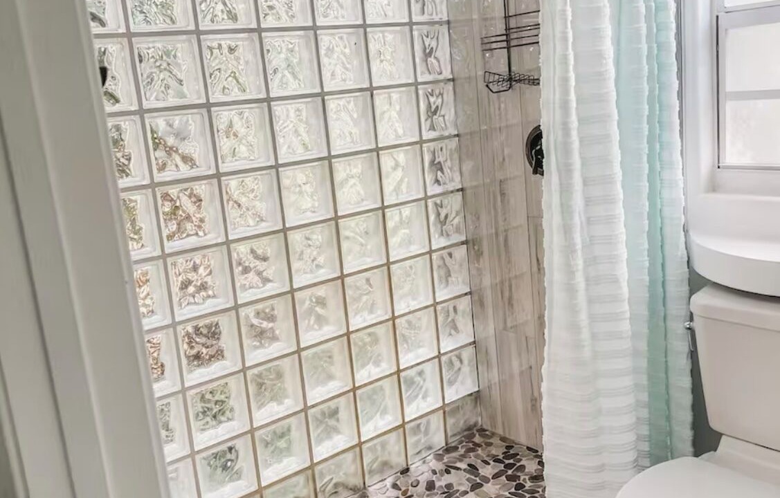 Photo of Bathroom in Parkland