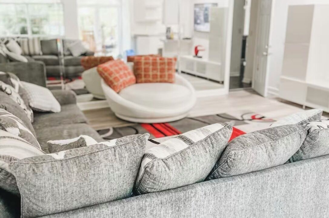 Photo of Livingroom in Parkland