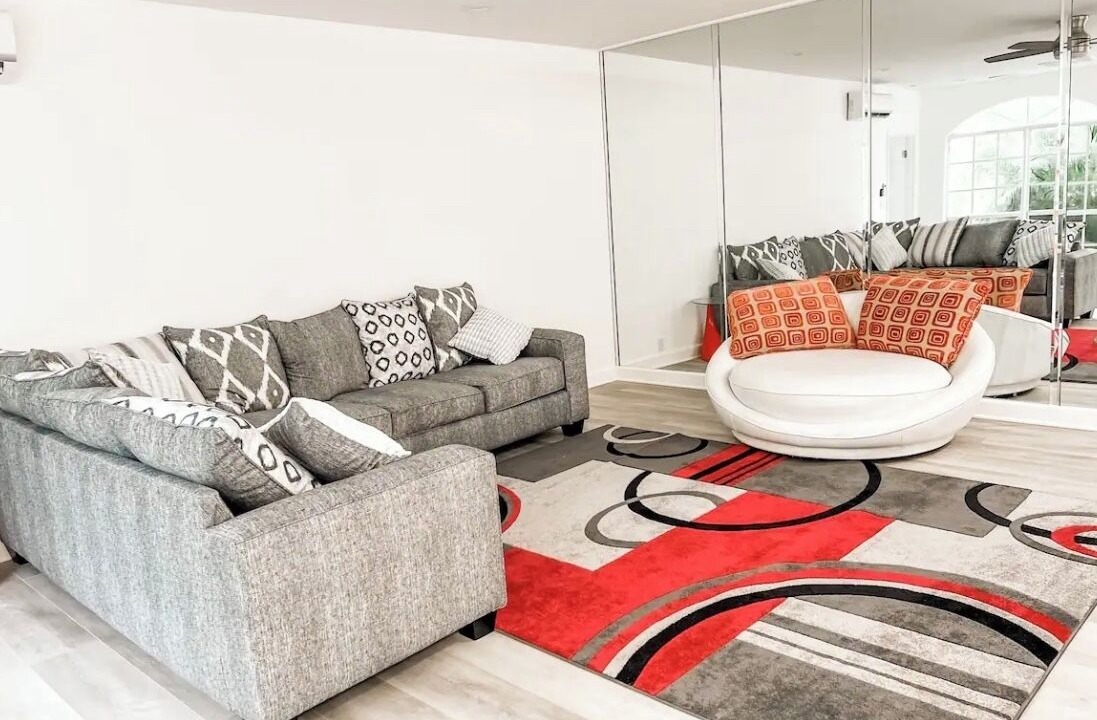 Photo of Livingroom in Parkland