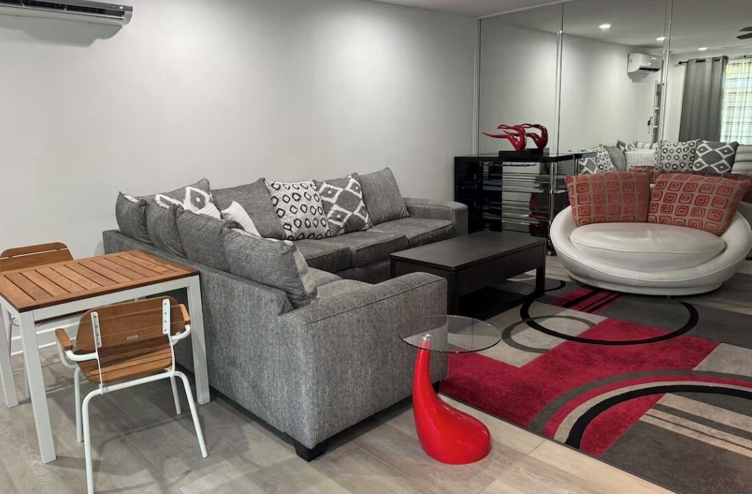 Photo of Livingroom in Parkland