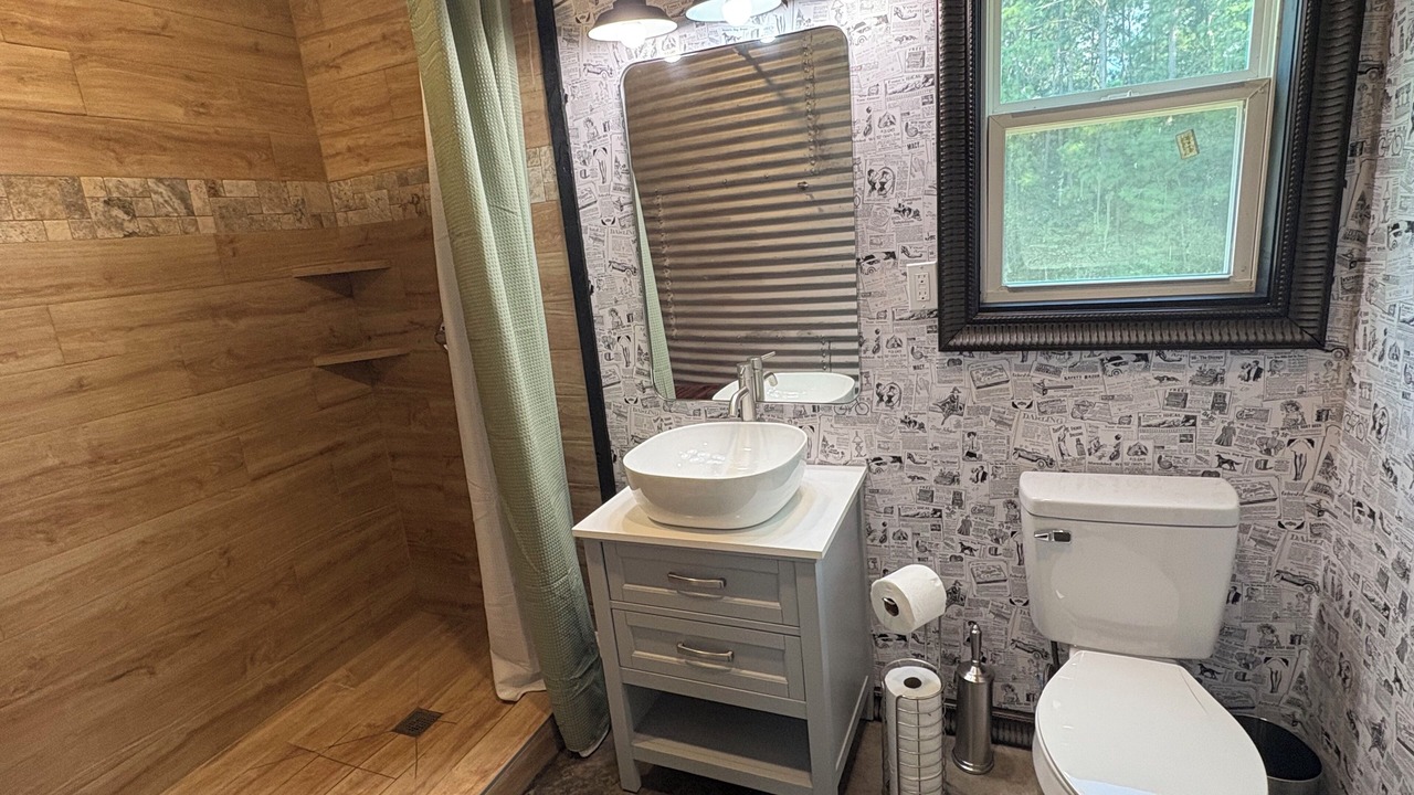 Photo of Bathroom in Navasota