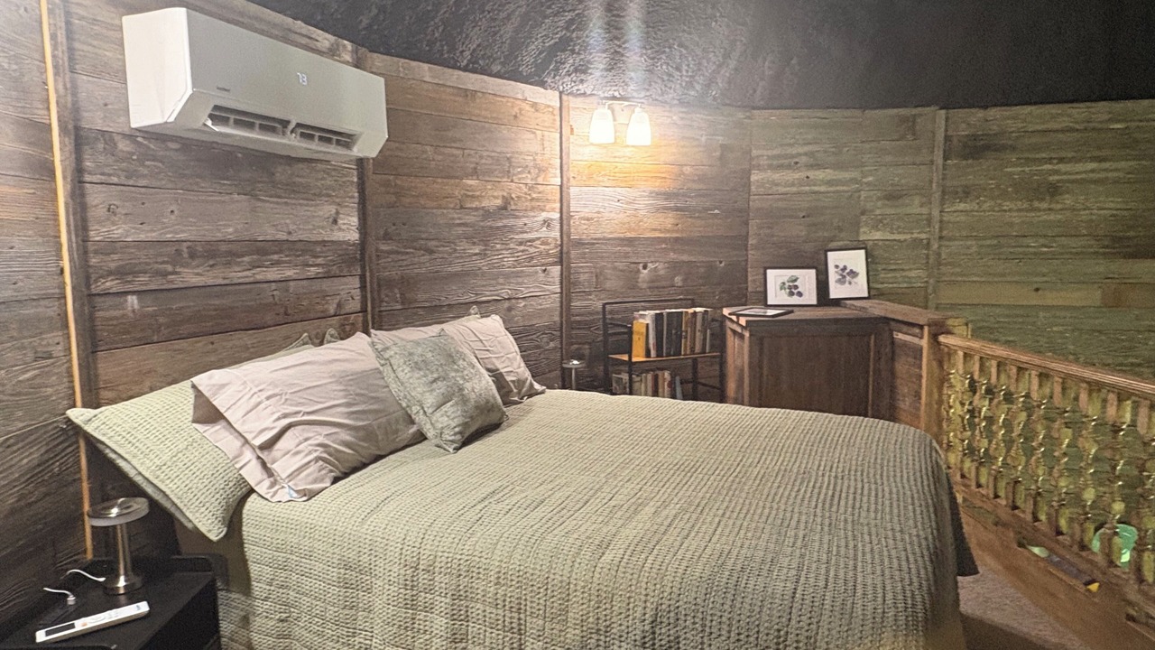 Photo of Bedroom in Navasota