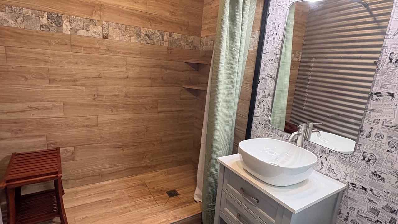 Photo of Bathroom in Navasota