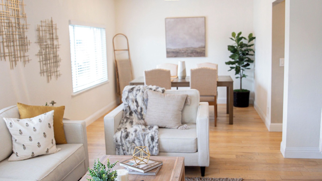 Photo of Livingroom in Downtown