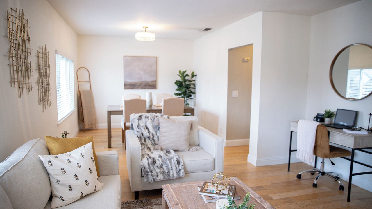 Photo of Livingroom in Downtown