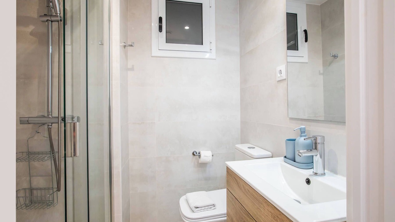 Photo of Bathroom in el Camp d'en Grassot i Gracia Nova