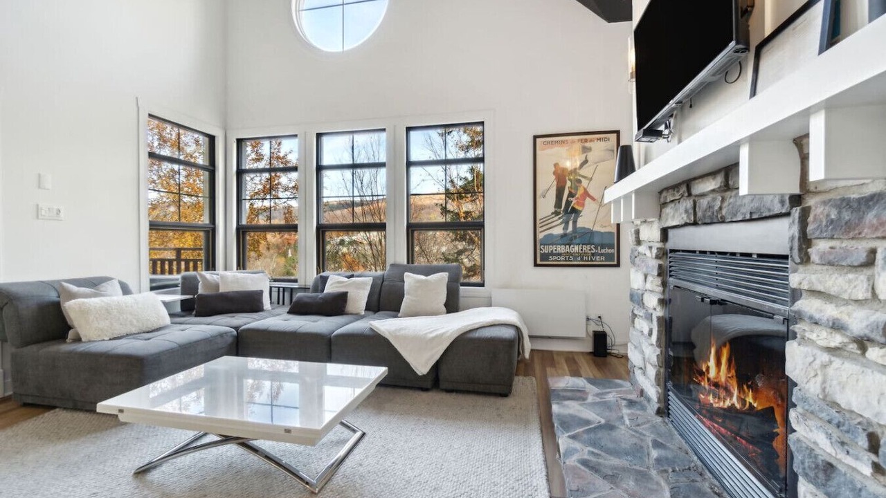 Photo of Livingroom in Tremblant-Les-Eaux