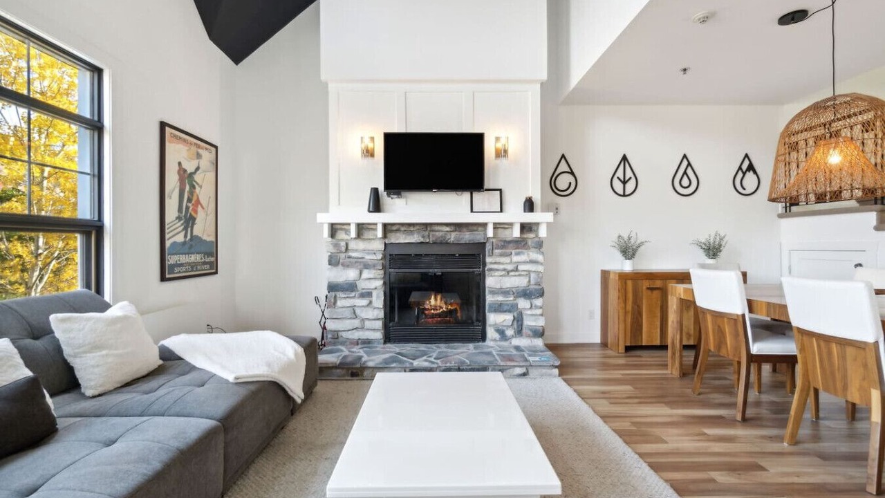 Photo of Livingroom in Tremblant-Les-Eaux