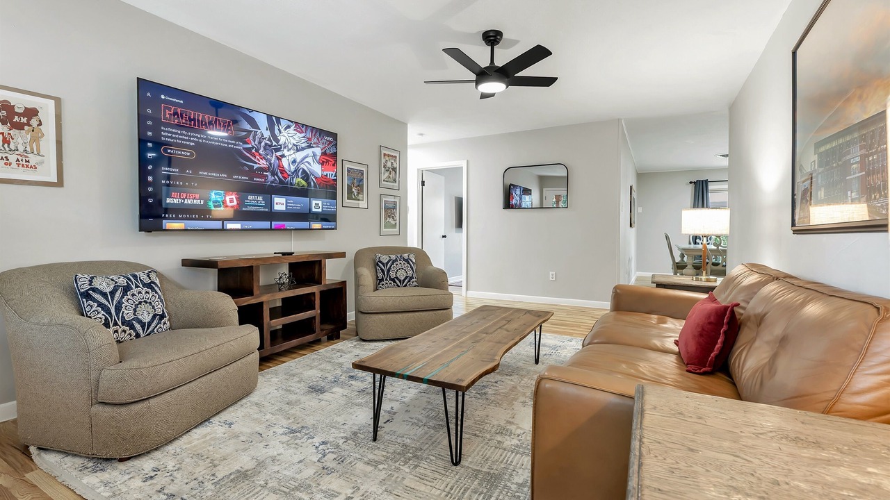 Photo of Livingroom in College Station