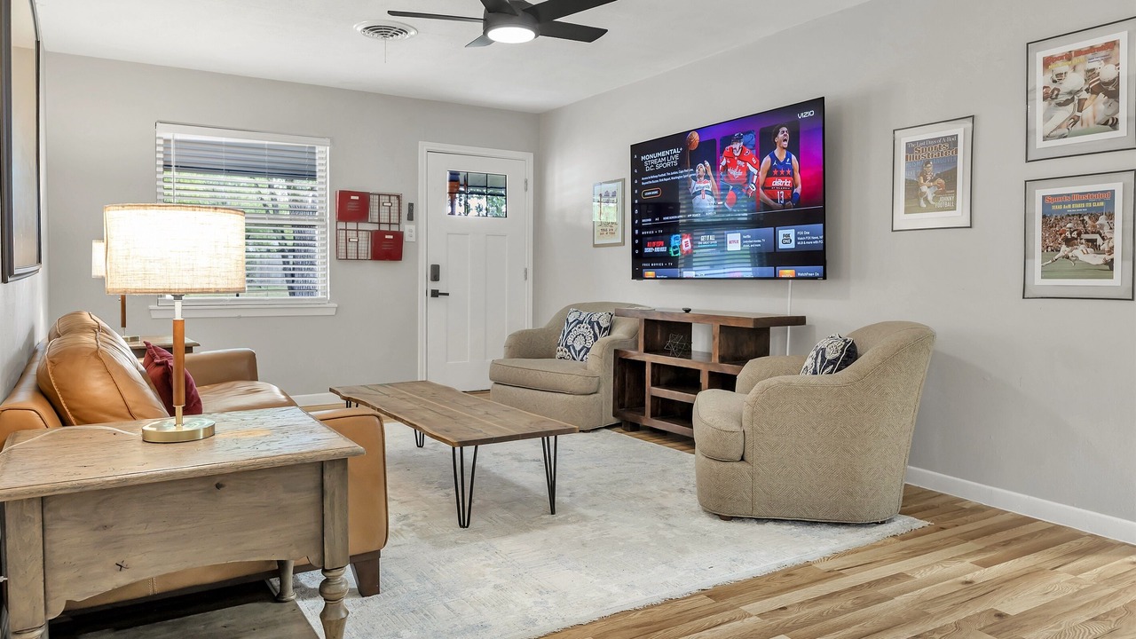 Photo of Livingroom in College Station
