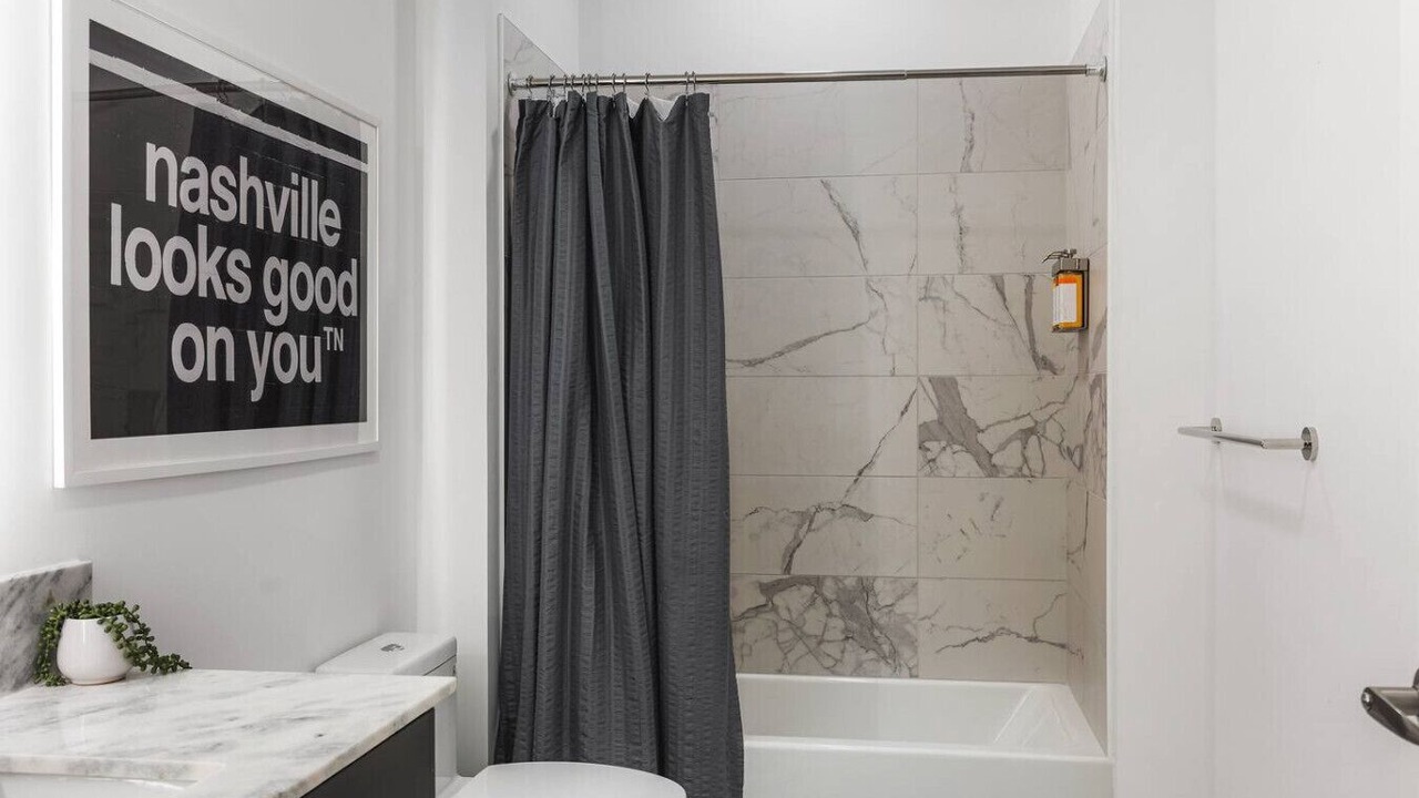 Photo of Bathroom in North Capitol