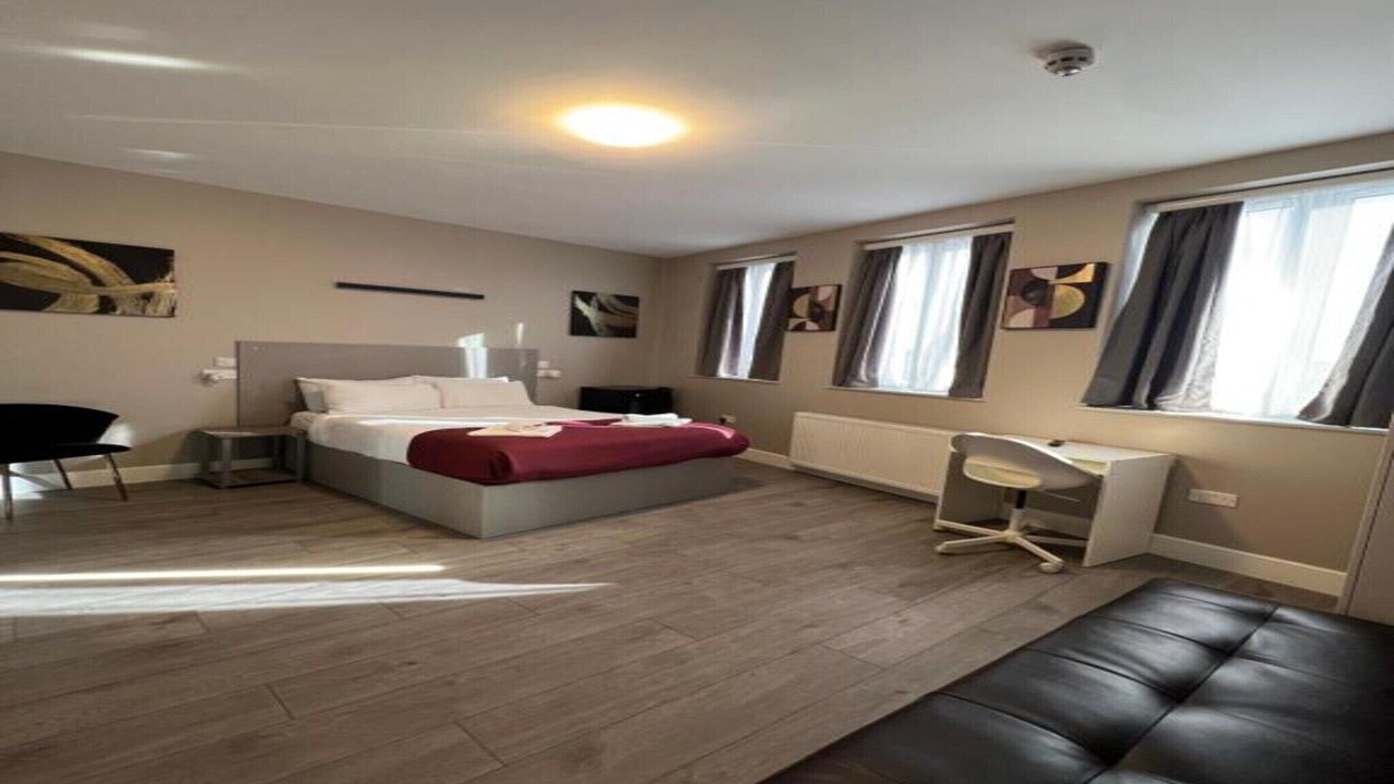 Photo of Others in Palmers Green