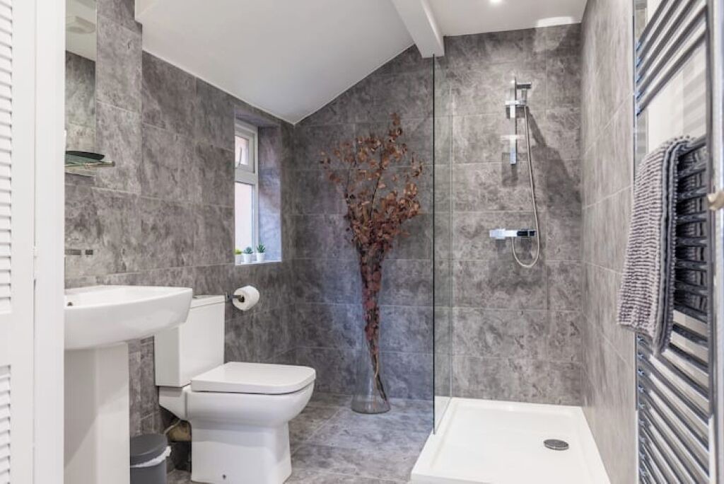 Photo of Bathroom in Syston