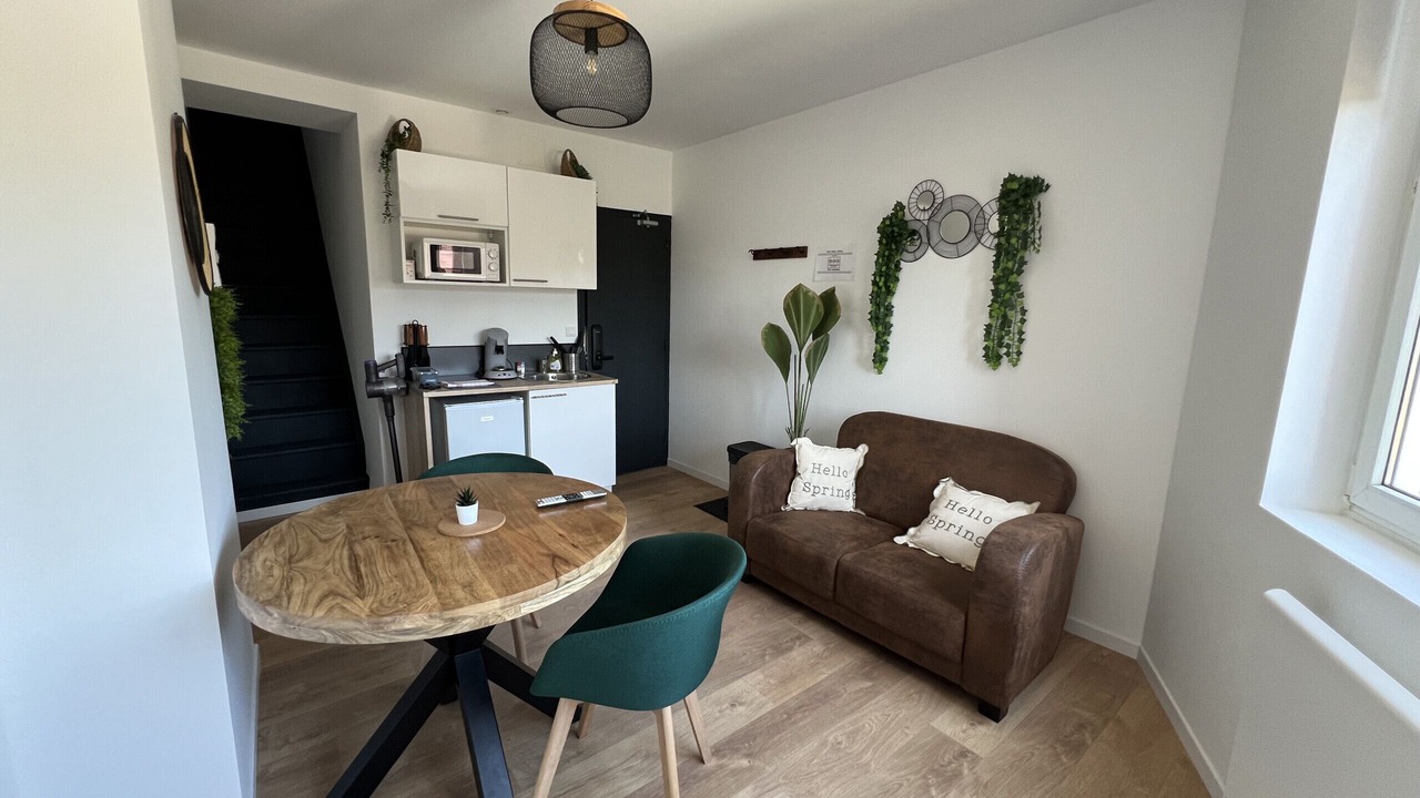 Photo of Livingroom in Lens