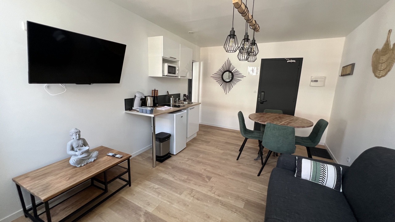 Photo of Livingroom in Lens