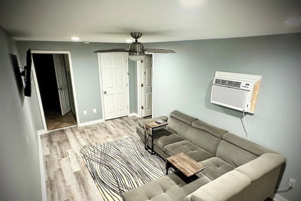 Photo of Livingroom in Bay City