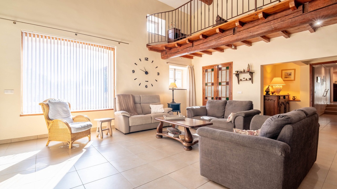 Photo of Livingroom in Bizanet