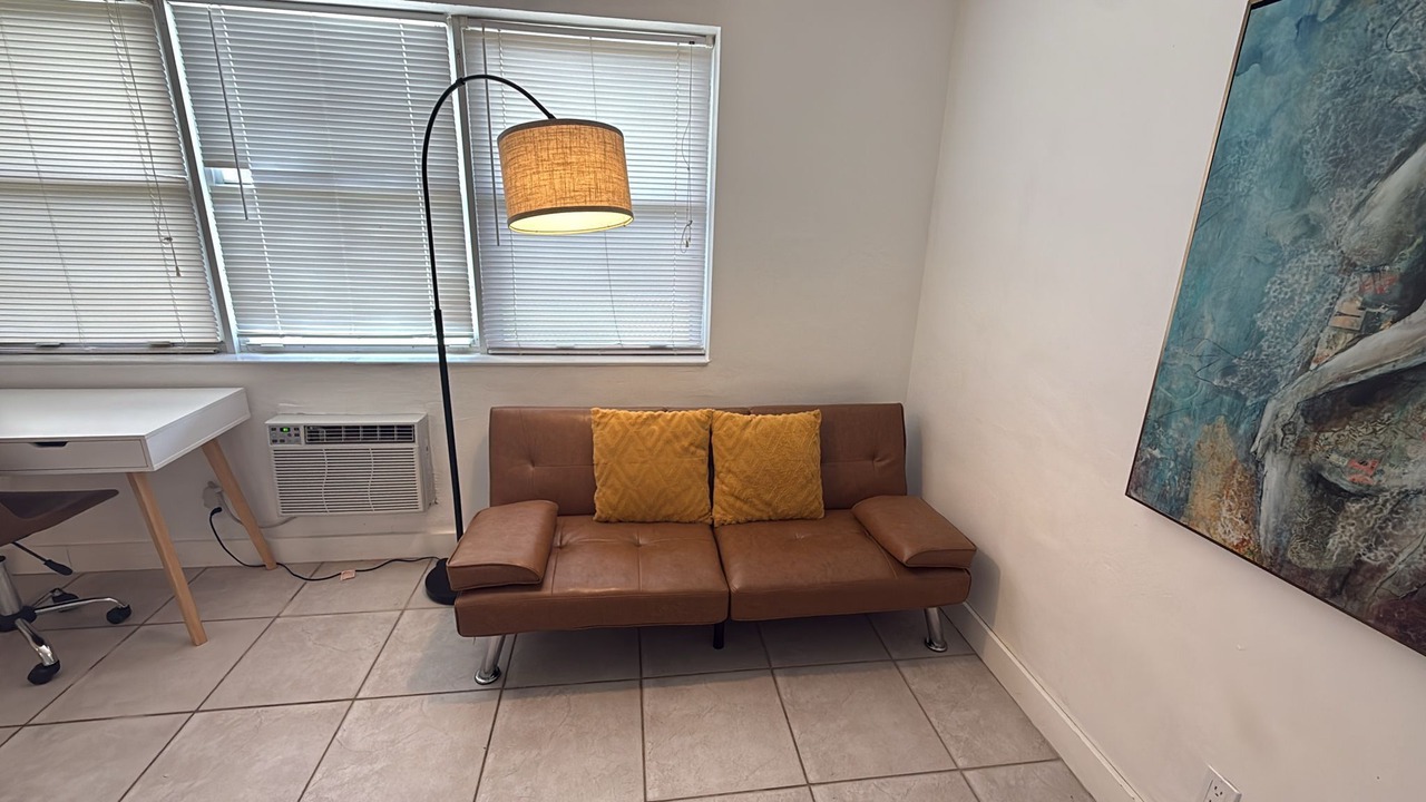 Photo of Livingroom in Hallandale Beach