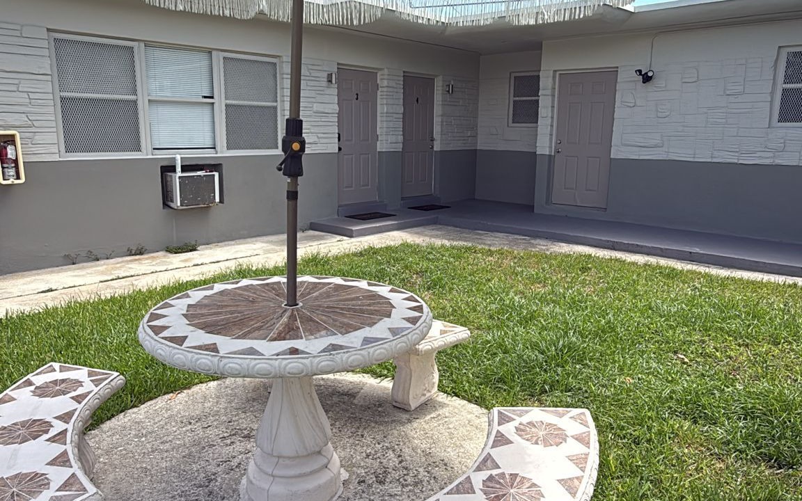 Photo of Outdoor in Hallandale Beach