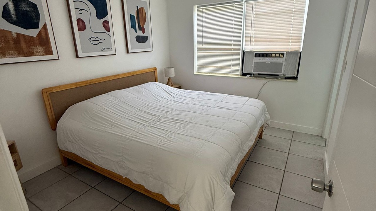 Photo of Bedroom in Hallandale Beach