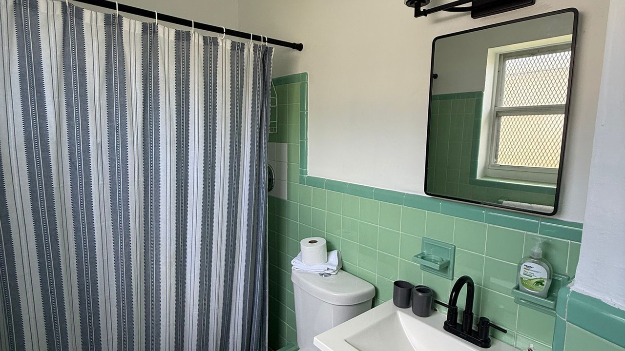 Photo of Bathroom in Hallandale Beach