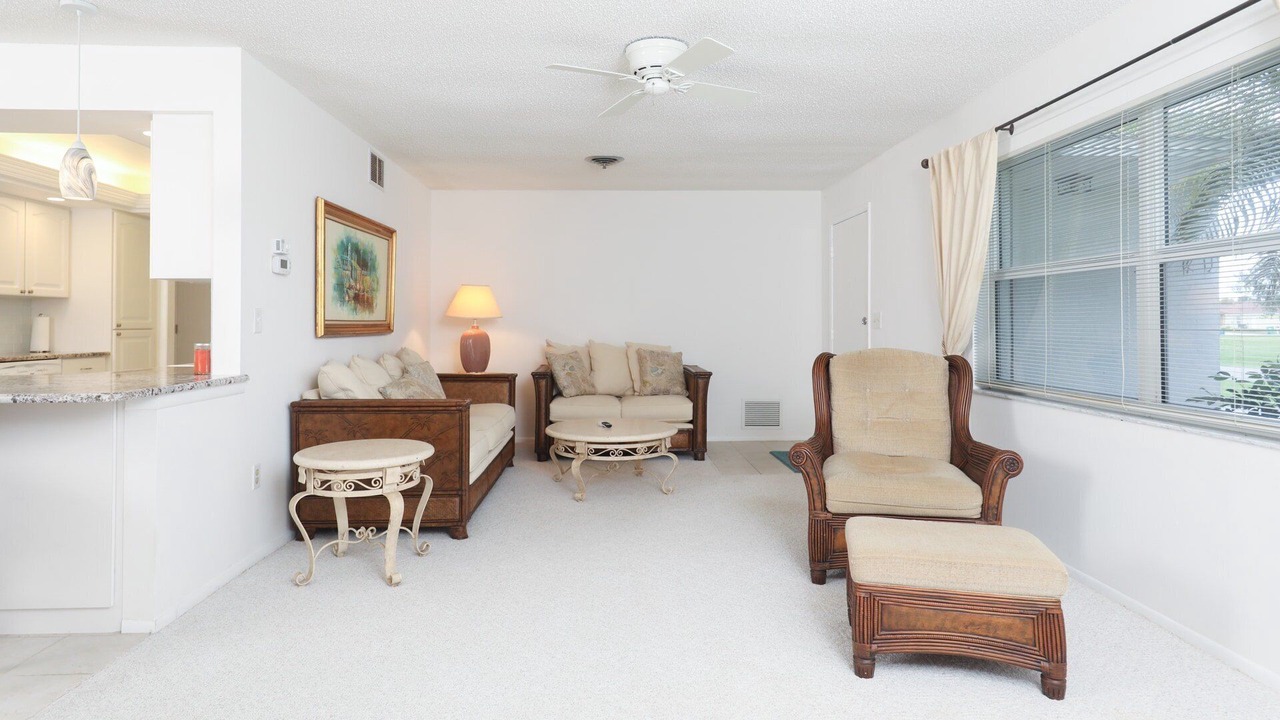 Photo of Livingroom in Harbour Heights