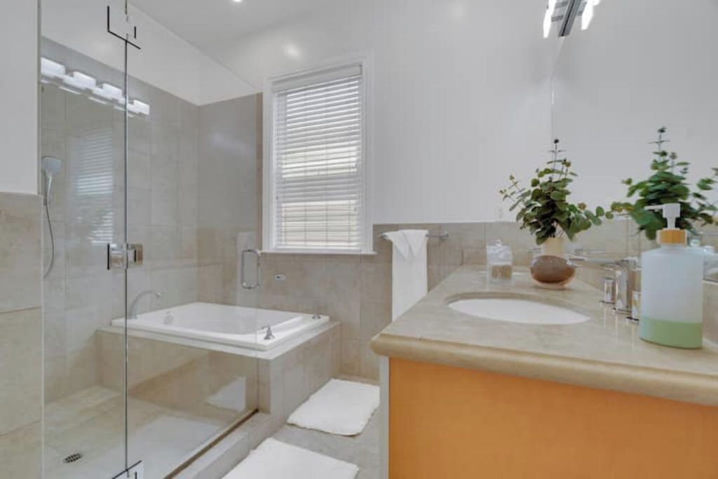 Photo of Bathroom in Lower Pacific Heights
