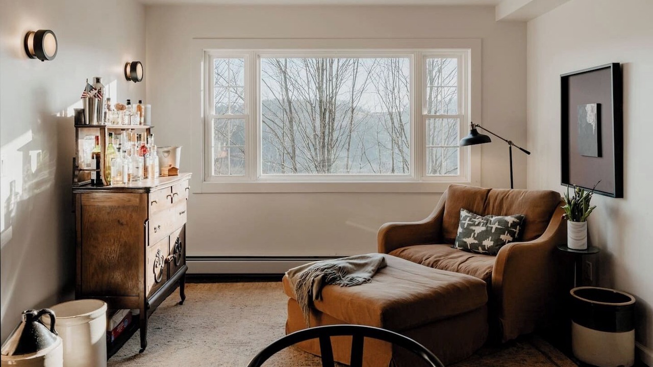 Photo of Livingroom in Town of Delaware