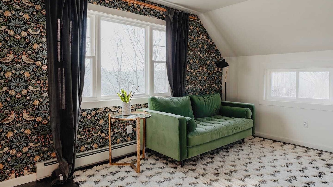 Photo of Livingroom in Town of Delaware