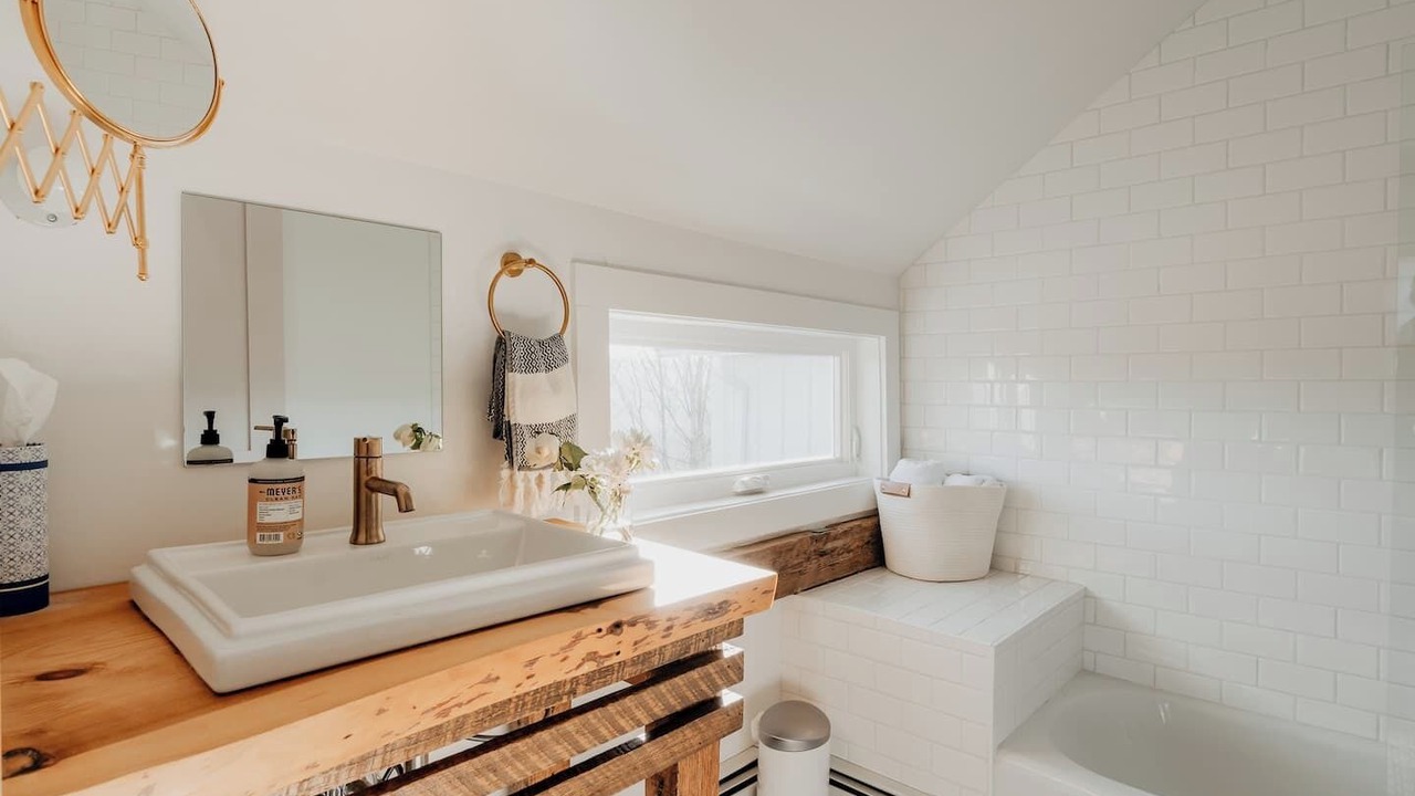 Photo of Bathroom in Town of Delaware