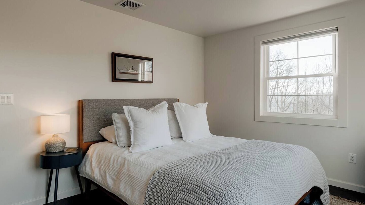 Photo of Bedroom in Town of Delaware