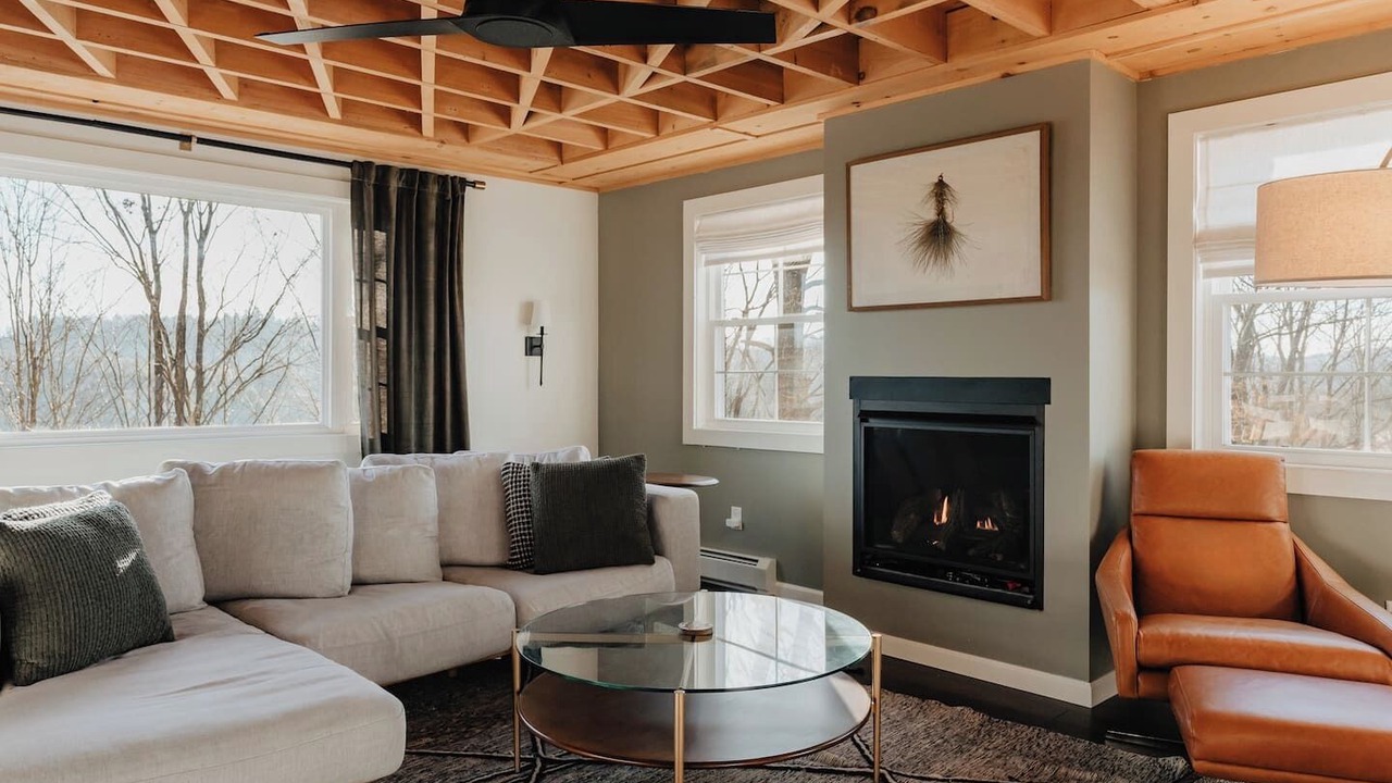 Photo of Livingroom in Town of Delaware