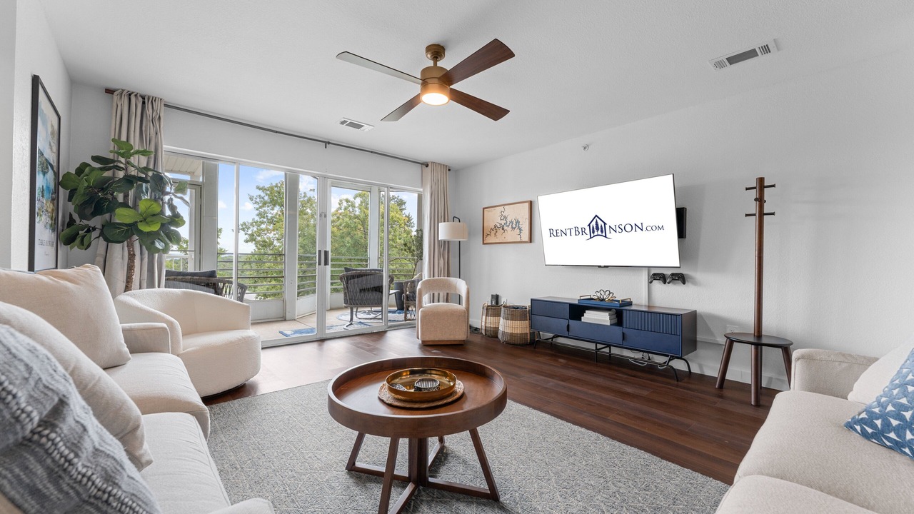 Photo of Livingroom in Kimberling City