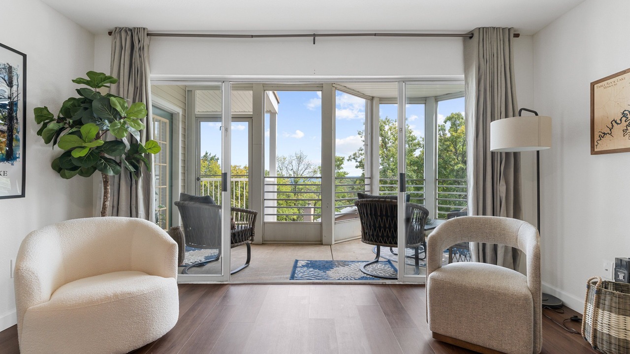 Photo of Livingroom in Kimberling City
